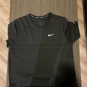 Nike Athletic Running Tee - Black